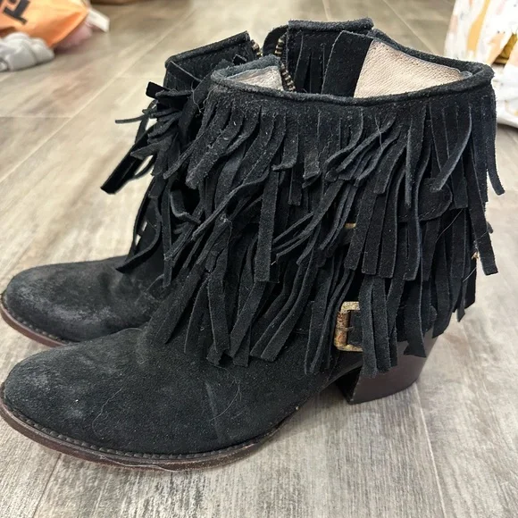 Free Bird fringe bootie - Picture 1 of 3